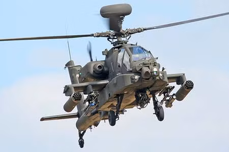 Trực thăng Apache Mỹ để rơi tên lửa khi bay ảnh 1