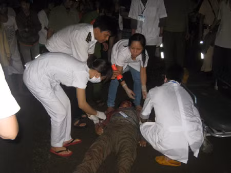 Xe khách rơi xuống sông Srêpôk, 57 người thương vong ảnh 4