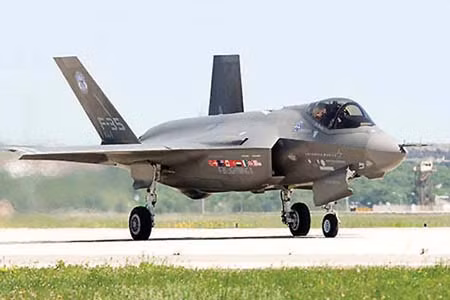Mỹ chủ yếu sẽ dùng máy bay tàng hình F-35 từ năm 2020 ảnh 1