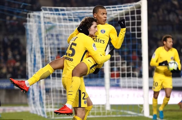 Paris St Germain bất ngờ thua trận đầu tiên của mùa giải trước tân binh Strasbourg ảnh 3