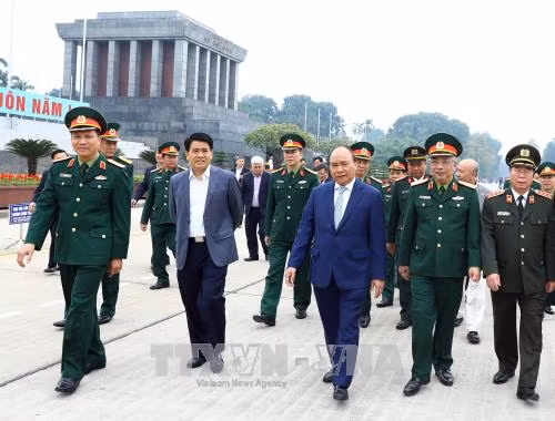 Thủ tướng Nguyễn Xuân Phúc thăm, làm việc với Ban Quản lý Lăng Chủ tịch Hồ Chí Minh ảnh 2