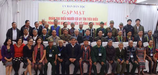 Tôn vinh người có uy tín, nhân sỹ trí thức và doanh nhân ảnh 2