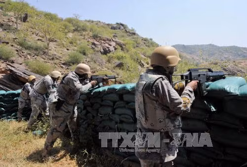 Saudi Arabia đánh chặn tên lửa đạn đạo của phiến quân Houthi ảnh 1