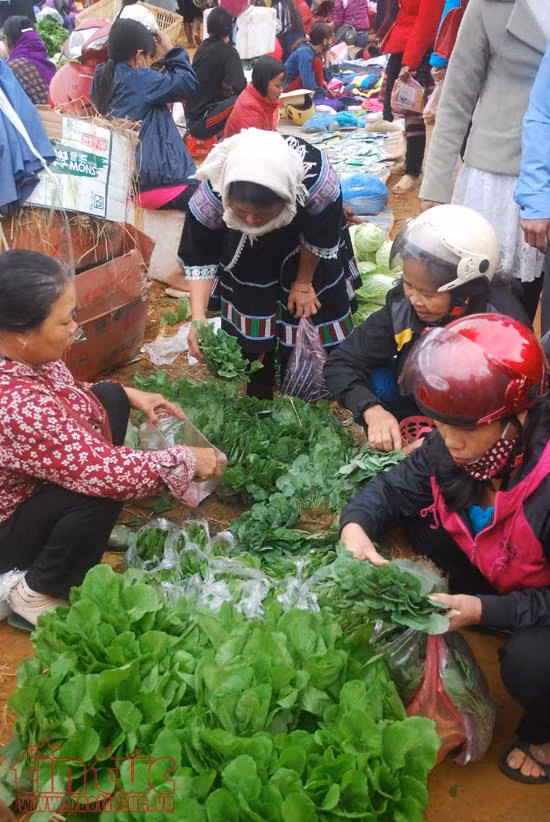 Độc đáo chợ phiên Tam Đường đất ảnh 1