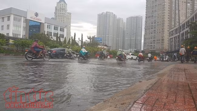 Nguyên nhân nào khiến siêu máy bơm ở TP Hồ Chí Minh hoạt động kéo dài bất thường? ảnh 1