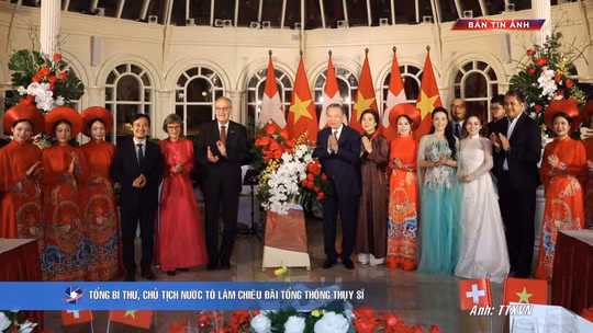 Bản tin ảnh sáng 18/10