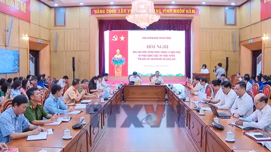 Rà soát chương trình, hoàn thiện bộ SGK để sử dụng từ năm học 2028-2029