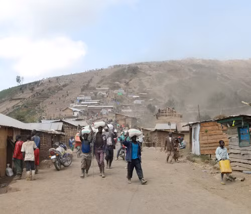 'Rồng rắn' phu mỏ ở Congo ảnh 1