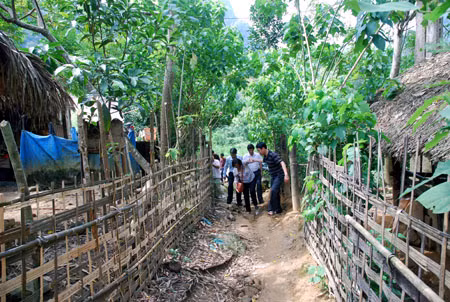 Cựu sinh viên báo chí K13 đồng hành cùng vùng khó ảnh 5