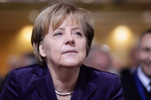Năm 2015 nhiều thử thách với 'nữ hoàng' Merkel ảnh 1