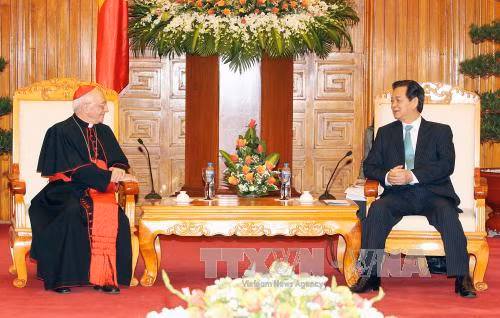 Thủ tướng tiếp Bộ trưởng Truyền giáo Tòa thánh Vatican ảnh 1