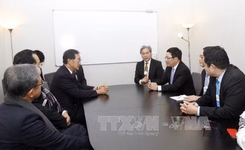 Phó Thủ tướng Phạm Bình Minh tiếp xúc song phương bên lề WEF ảnh 1