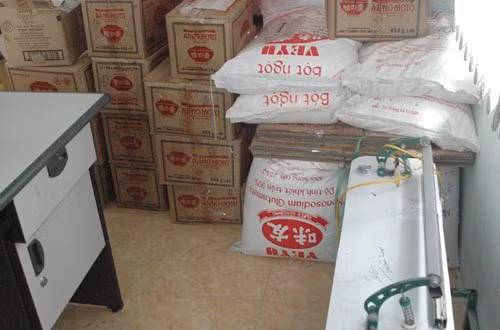 Phá một cơ sở sản xuất mì chính 'rởm' ảnh 1