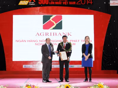 Agribank 5 năm liên tiếp nhận giải Top 10 VNR500 ảnh 1