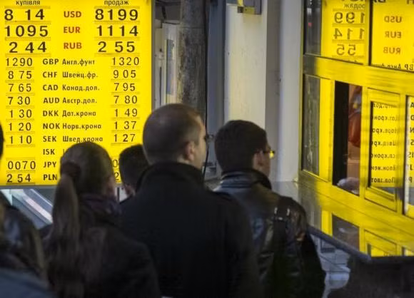 EU nhất trí cho Ukraine vay 2 tỷ USD ảnh 1