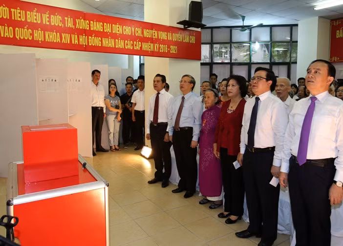 Lãnh đạo Đảng, Nhà nước bỏ phiếu thực hiện quyền công dân ảnh 11