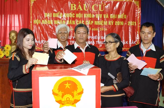 Hình ảnh cử tri cả nước nô nức đi bầu cử ảnh 7