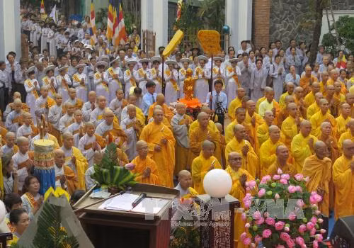 Tăng ni, Phật tử cả nước mừng Đại lễ Phật đản ảnh 2