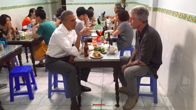 Đầu bếp Mỹ gắn với 'Bún chả Obama' tự vẫn ảnh 1