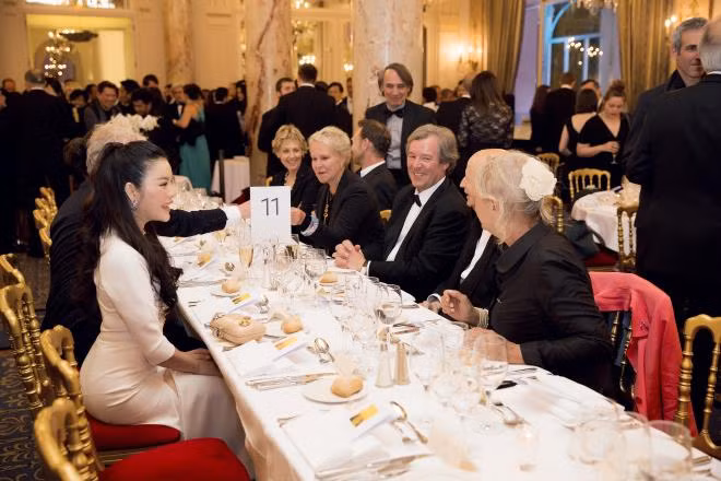 Lý Nhã Kỳ tóc dài quyến rũ tại Gala VIP party ảnh 3