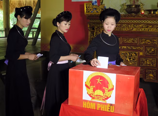 Hình ảnh cử tri cả nước nô nức đi bầu cử ảnh 11