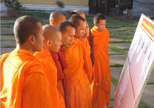 Đồng bào Khmer ở Sóc Trăng rộn ràng đón ngày hội lớn ảnh 1