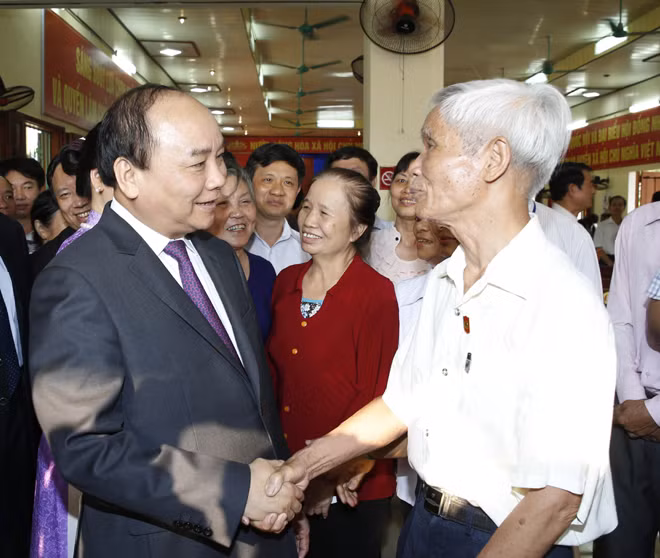 Lãnh đạo Đảng, Nhà nước bỏ phiếu thực hiện quyền công dân ảnh 8