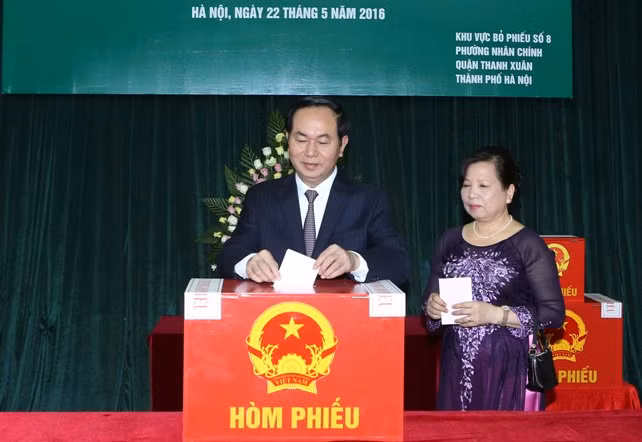 Lãnh đạo Đảng, Nhà nước bỏ phiếu thực hiện quyền công dân ảnh 4