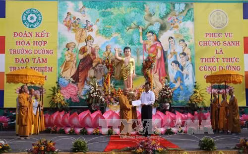 Tăng ni, Phật tử cả nước mừng Đại lễ Phật đản ảnh 3