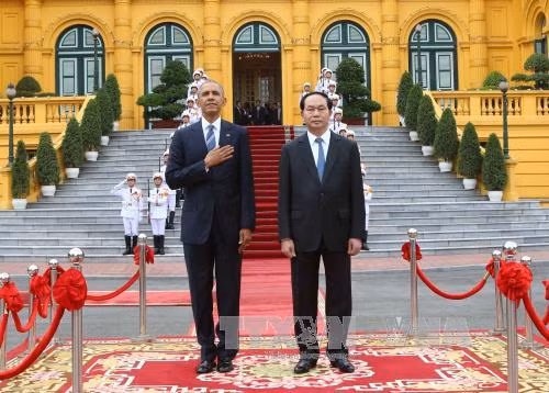 Chủ tịch nước Trần Đại Quang chủ trì lễ đón Tổng thống Obama ảnh 2