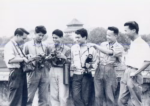 Những ngày tháng không quên ảnh 1
