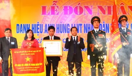 Xã Vĩnh Quỳnh nhận danh hiệu Anh hùng Lực lượng vũ trang Nhân dân ảnh 1