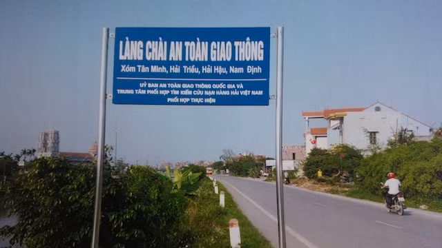 Làng chài an toàn giao thông ảnh 2