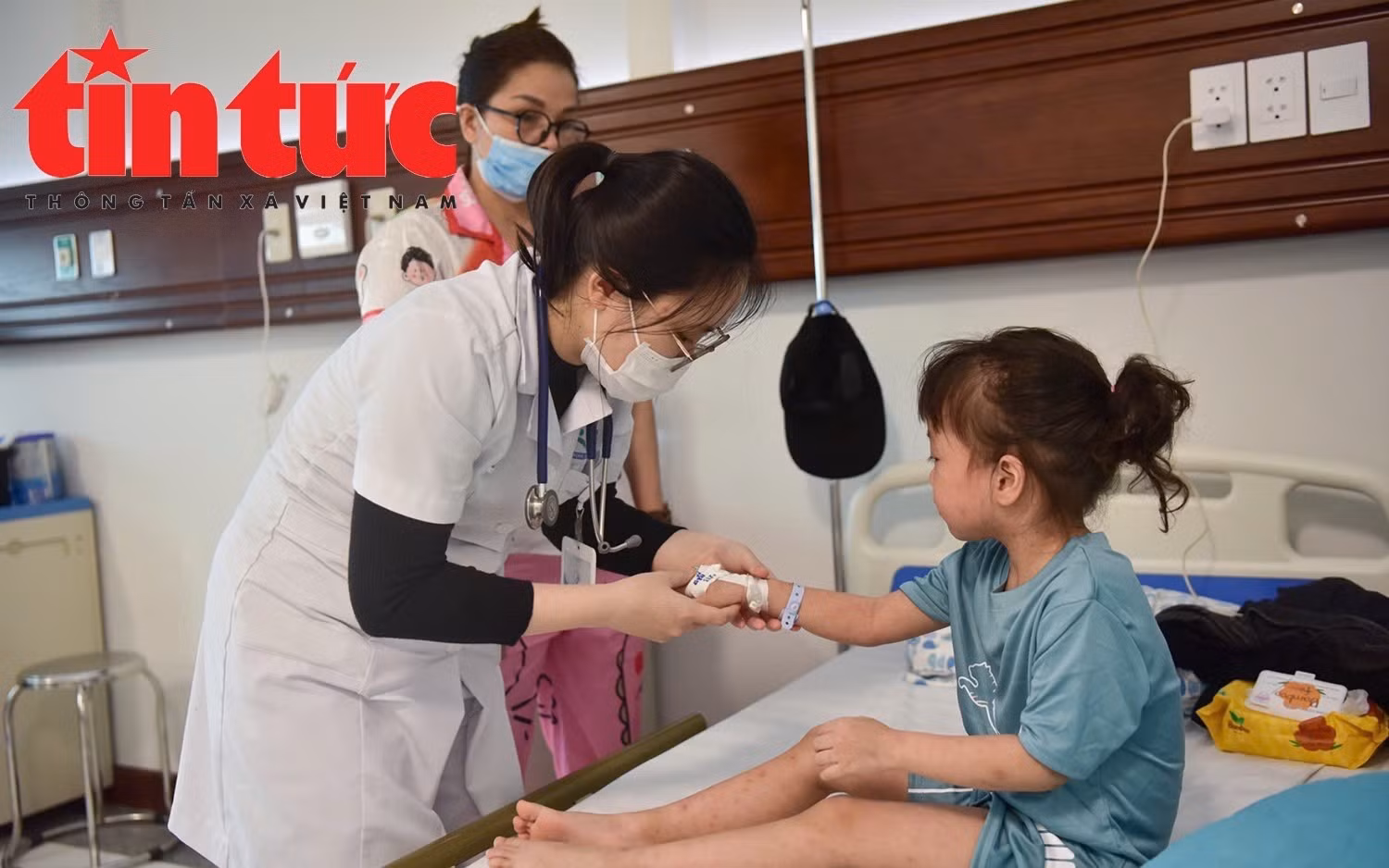Bệnh nhân sởi tăng, bệnh viện phân luồng cách ly, điều trị