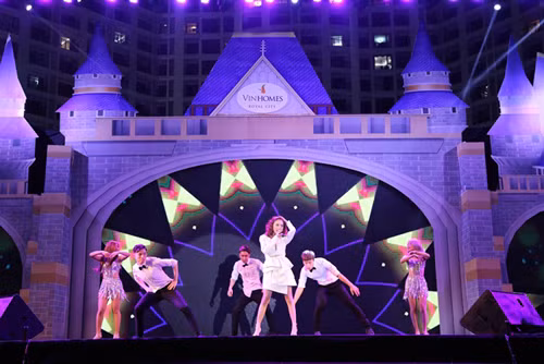 Hàng nghìn cư dân cuồng nhiệt với "Chào 2016" tại Vinhomes Royal City ảnh 3