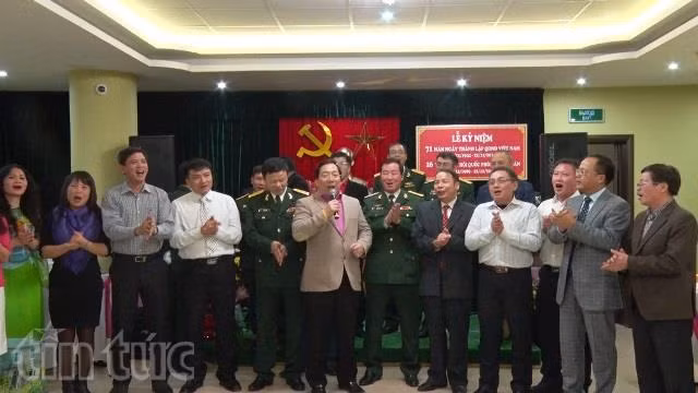 Kỷ niệm ngày thành lập QĐND Việt Nam tại LB Nga ảnh 1