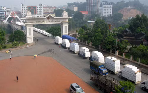 Hải quan Lào Cai không để điểm nóng về buôn lậu ảnh 1