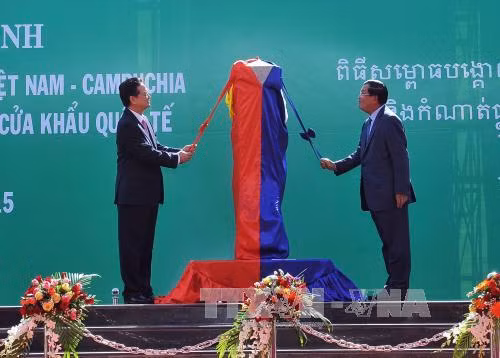 Thủ tướng Việt Nam - Campuchia dự lễ khánh thành cột mốc 30 ảnh 1