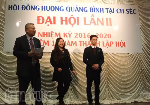Người Việt ở Séc vui đón năm mới, không quên cảnh giác ảnh 1
