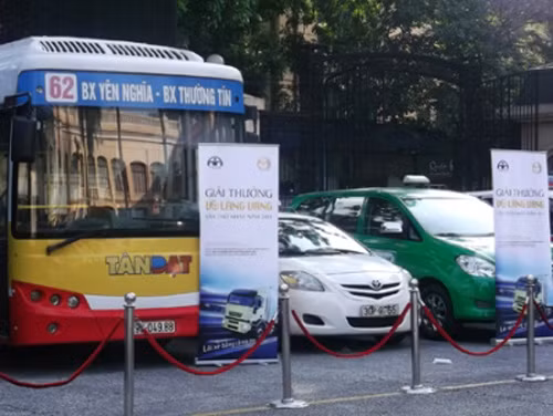 22 tập thể và 49 lái xe được trao giải thưởng “Vô lăng vàng” ảnh 1