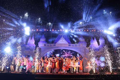 Hàng nghìn cư dân cuồng nhiệt với "Chào 2016" tại Vinhomes Royal City ảnh 6