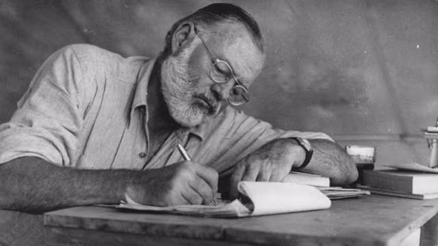 Công bố hàng nghìn tài liệu của Hemingway ảnh 1