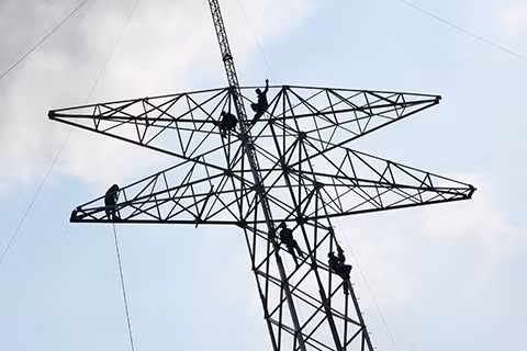 EVN hứa cung ứng đủ điện trong tháng 5 ảnh 1