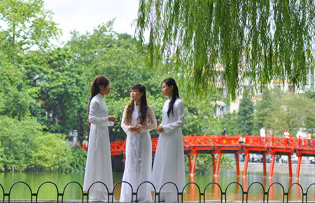Xây dựng văn hóa ứng xử của người Hà Nội: Việc cần làm ngay ảnh 1