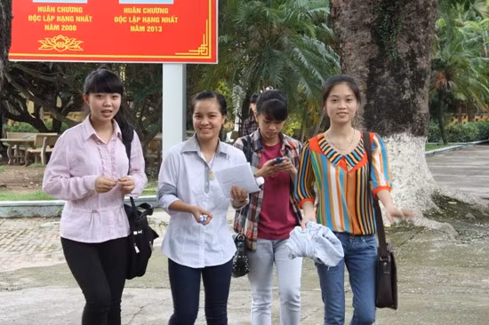 Niềm vui sau khi hoàn thành môn thi cuối ảnh 3