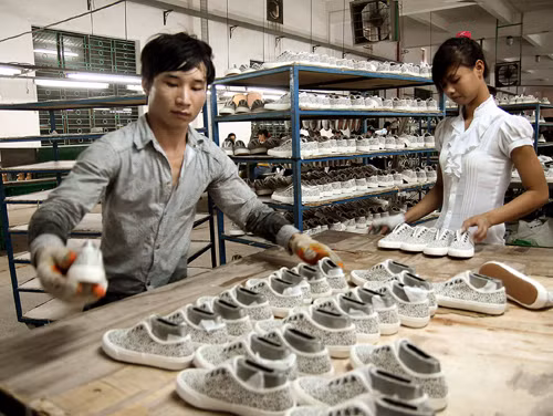 Nâng cao năng lực cạnh tranh ngành dệt may và da giày ảnh 1