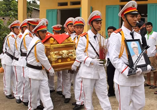 Vây bắt toán buôn ma tuý, một cảnh sát hy sinh ảnh 1