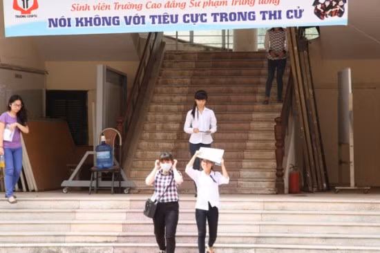 Thí sinh hào hứng với đề thi cao đẳng ảnh 6