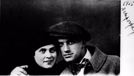 Mayakovsky - nhà thơ vĩ đại của văn học Xô Viết ảnh 2