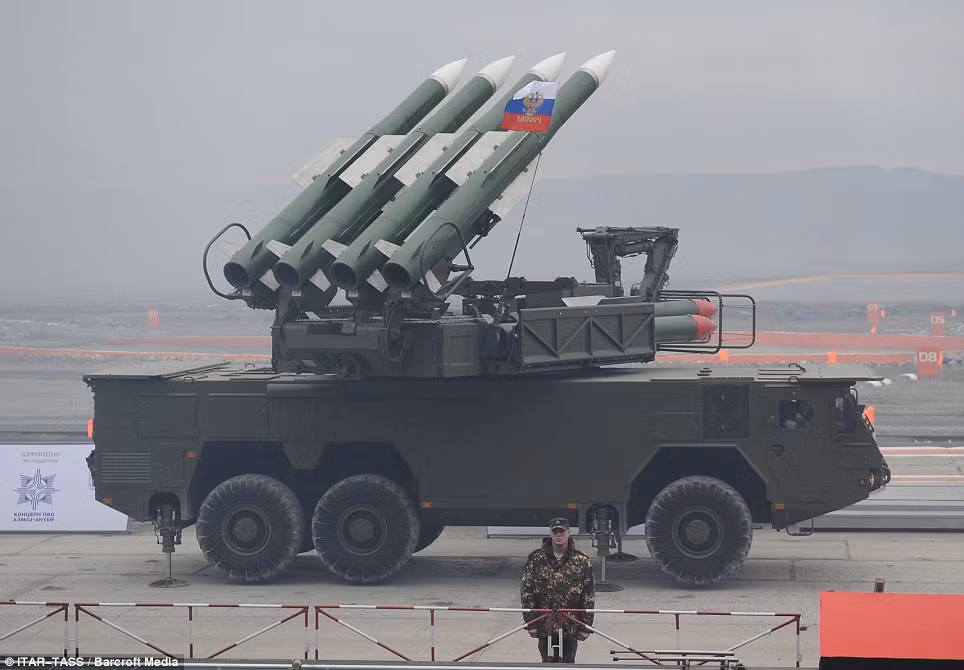 Nga khẳng định không chuyển vũ khí vào Ukraine ảnh 1